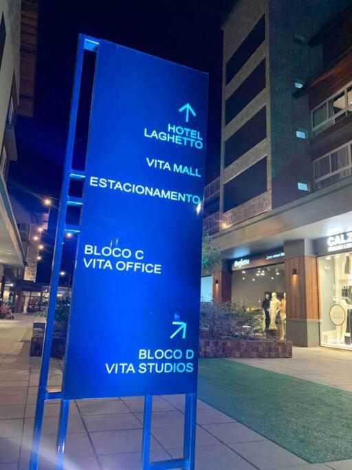 Gramado Centro Ao Lado Das Compras E Rua Coberta Vita Exterior foto